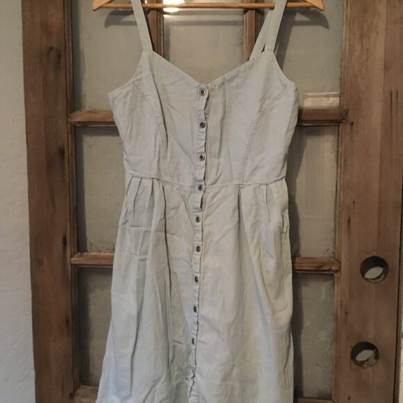 Old Navy classic summer denim dress - Picture 2 of 4